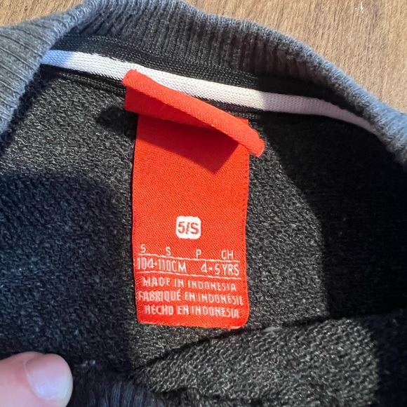 Nike Crewneck size 4/5T - Picture 2 of 3
